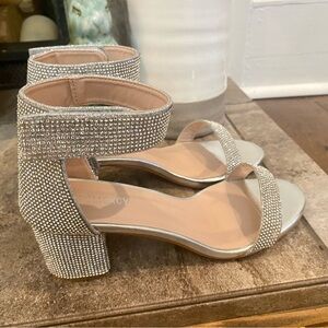 Delicacy rhinestone sandals